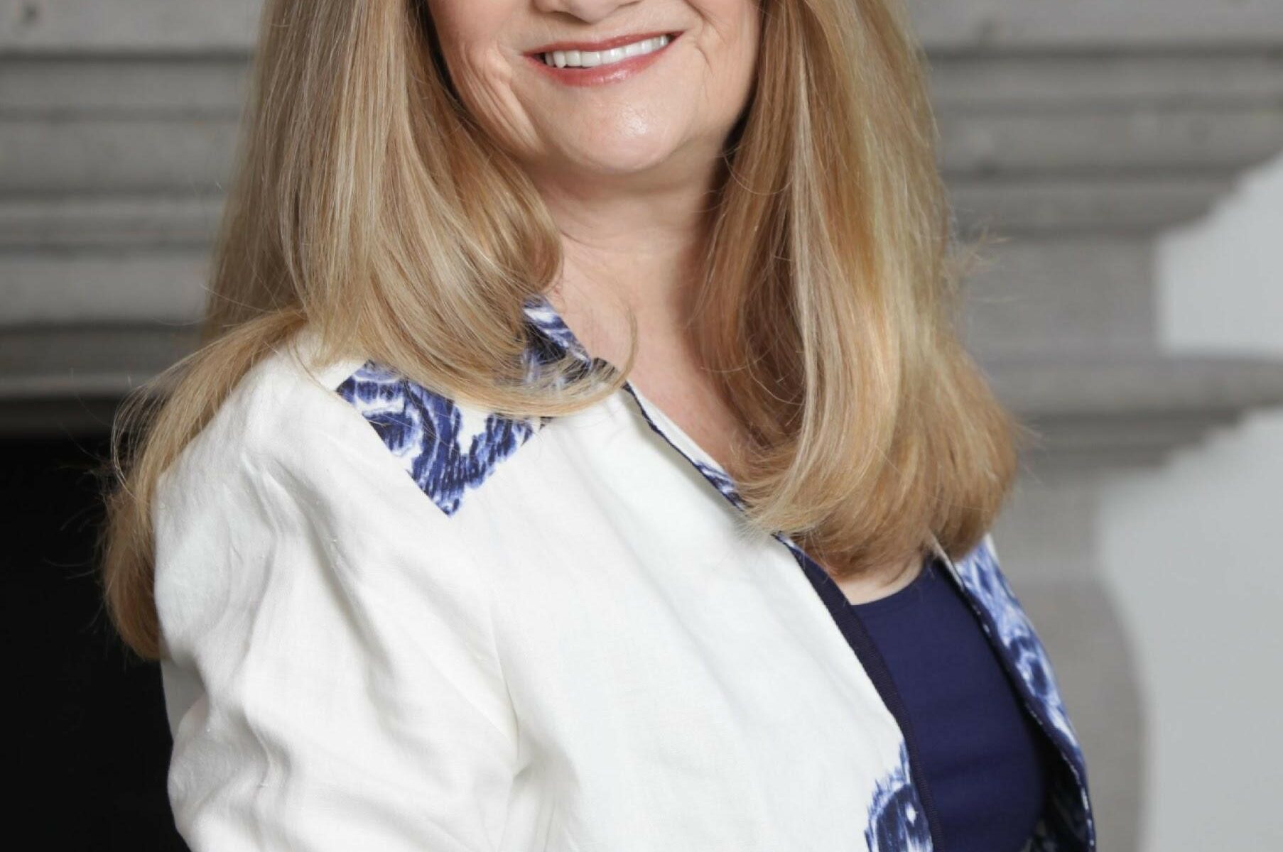 Terri Taylor Headshot(1)